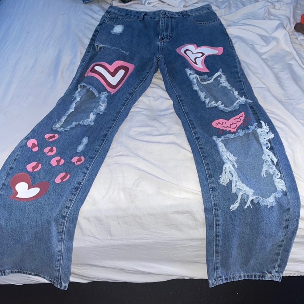such cute ripped mom jeans